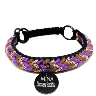 Obojek na míru, tentokrát i s identifikační známkou. Je vždycky těžké vymyslet nějaký nový popisek k obojku. Ale jako...